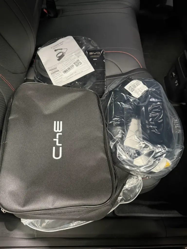 BYD SHARK 6 view 2