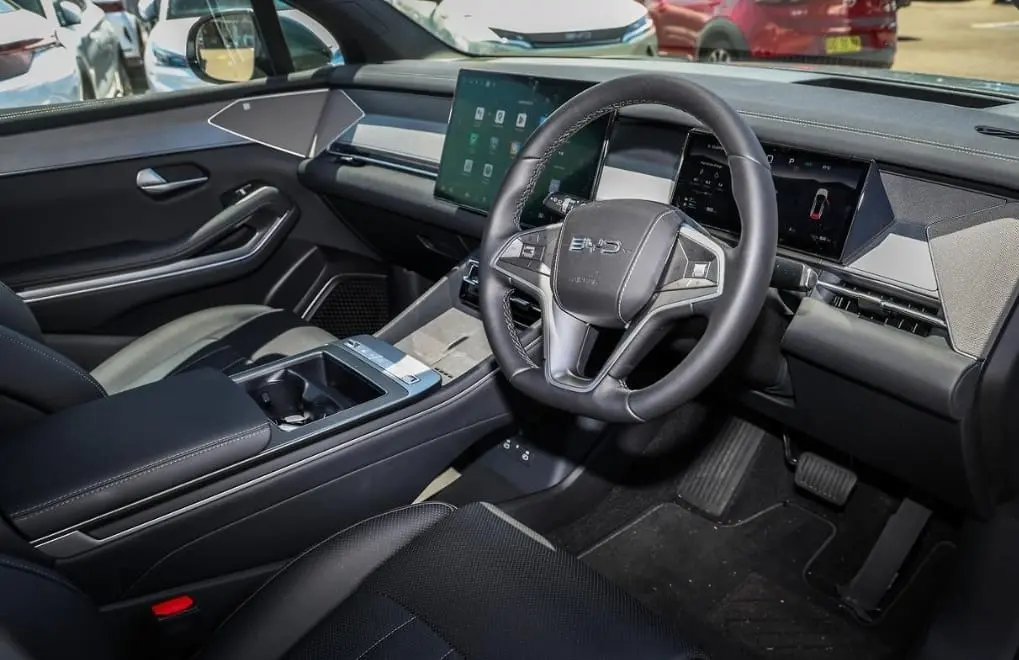 BYD SEALION 8 view 5