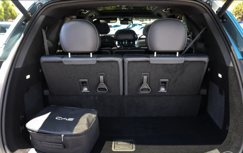 BYD SEALION 8 view 4