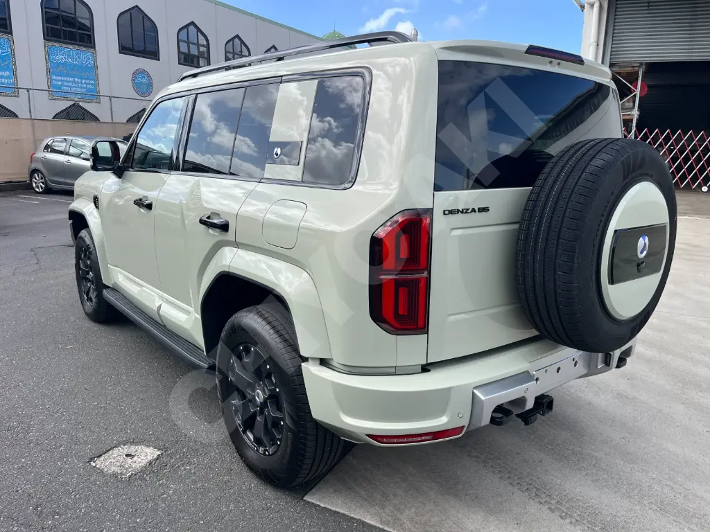 BYD DENZA B5 view 5