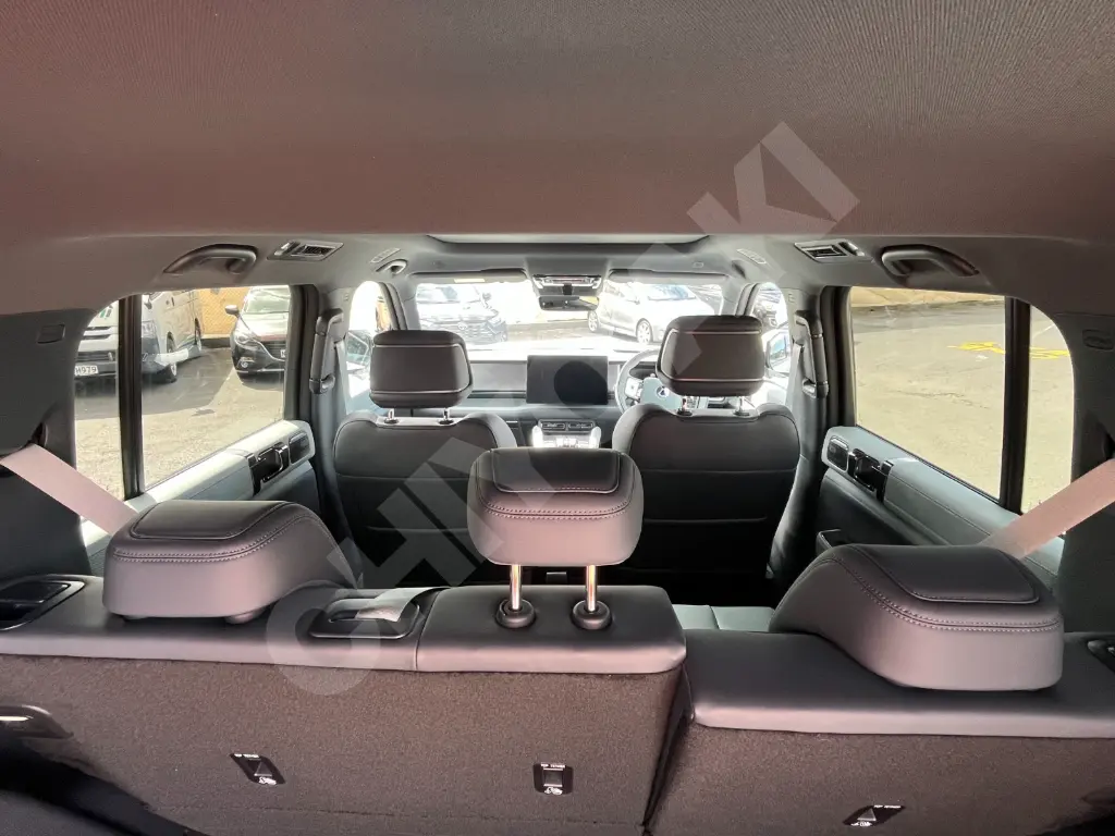 BYD DENZA B5 view 16