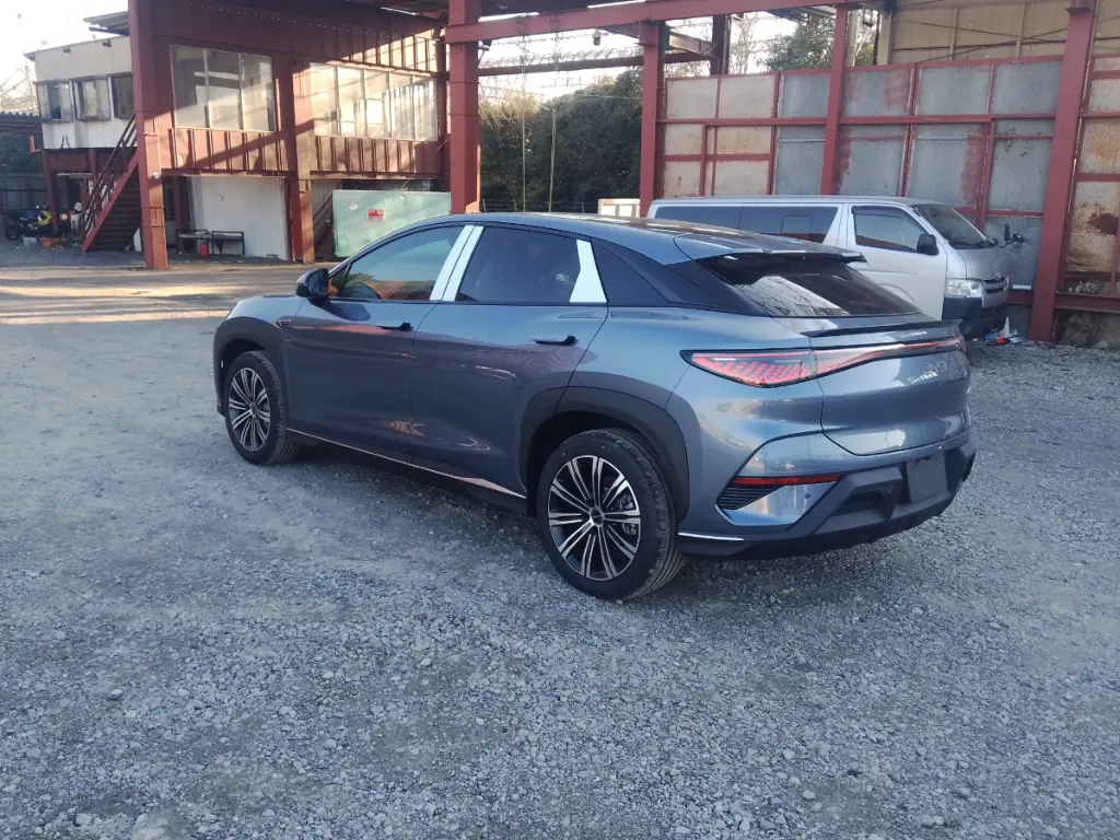 BYD SEALION 7 view 2