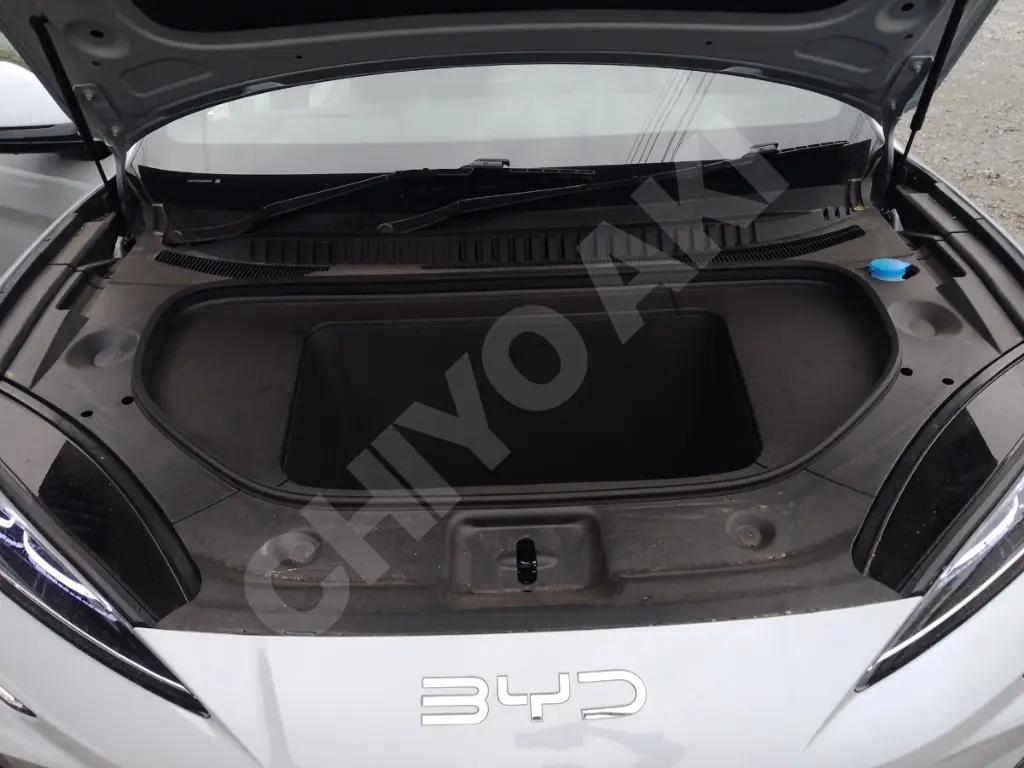 BYD SEALION 7 view 2