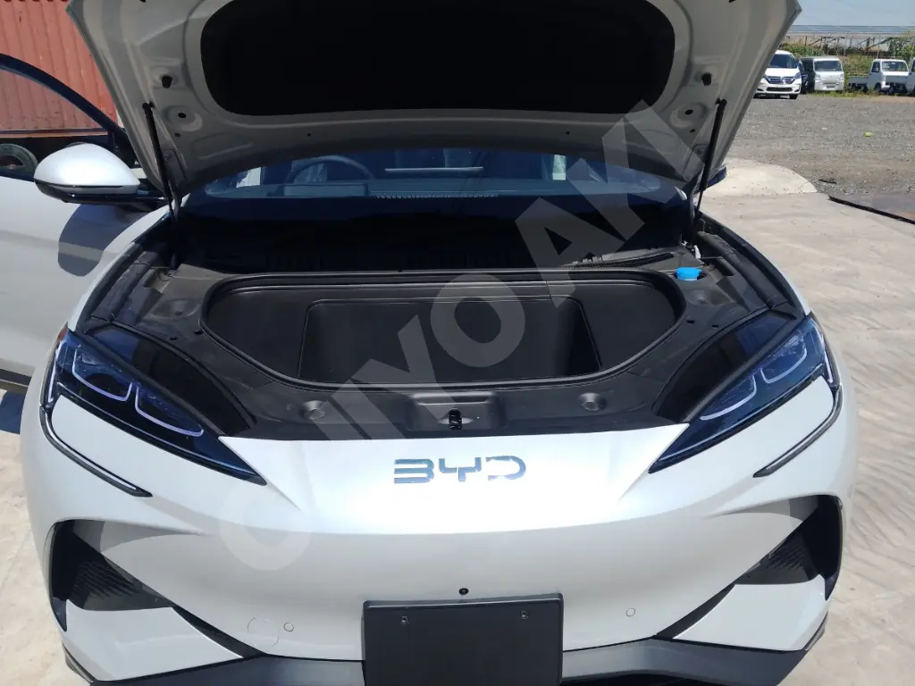 BYD SEALION 7 view 2
