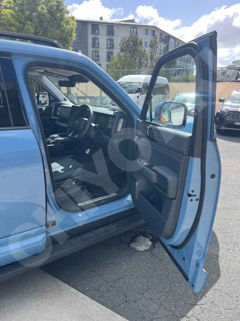 BYD DENZA B5 view 8
