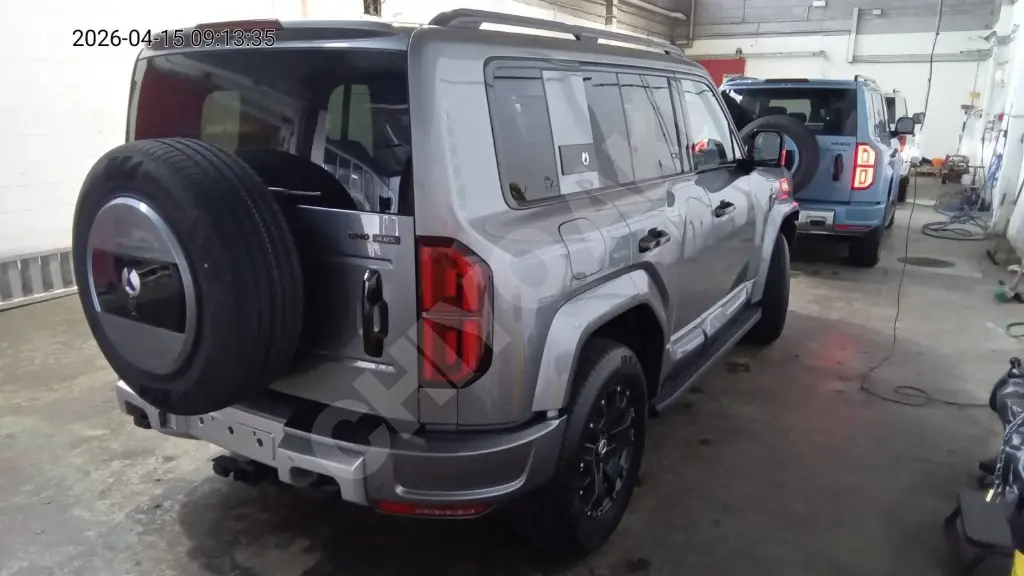 BYD DENZA B5 view 4