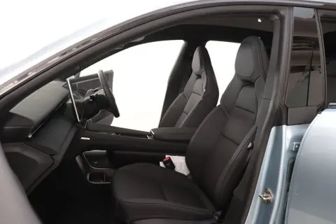 POLESTAR 4 view 6