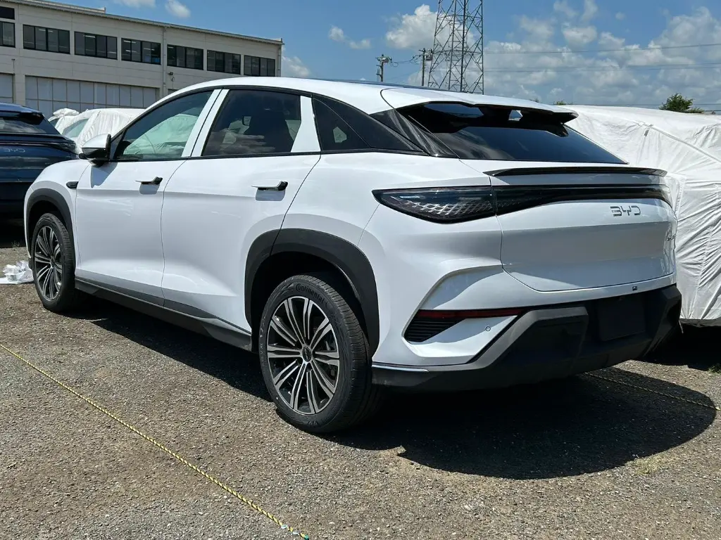 BYD SEALION 7 view 3