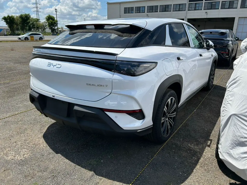 BYD SEALION 7 view 5