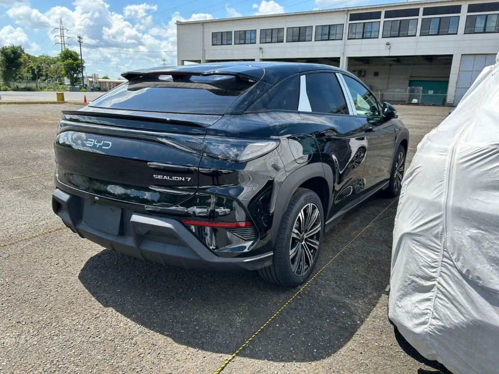 BYD SEALION 7 view 5