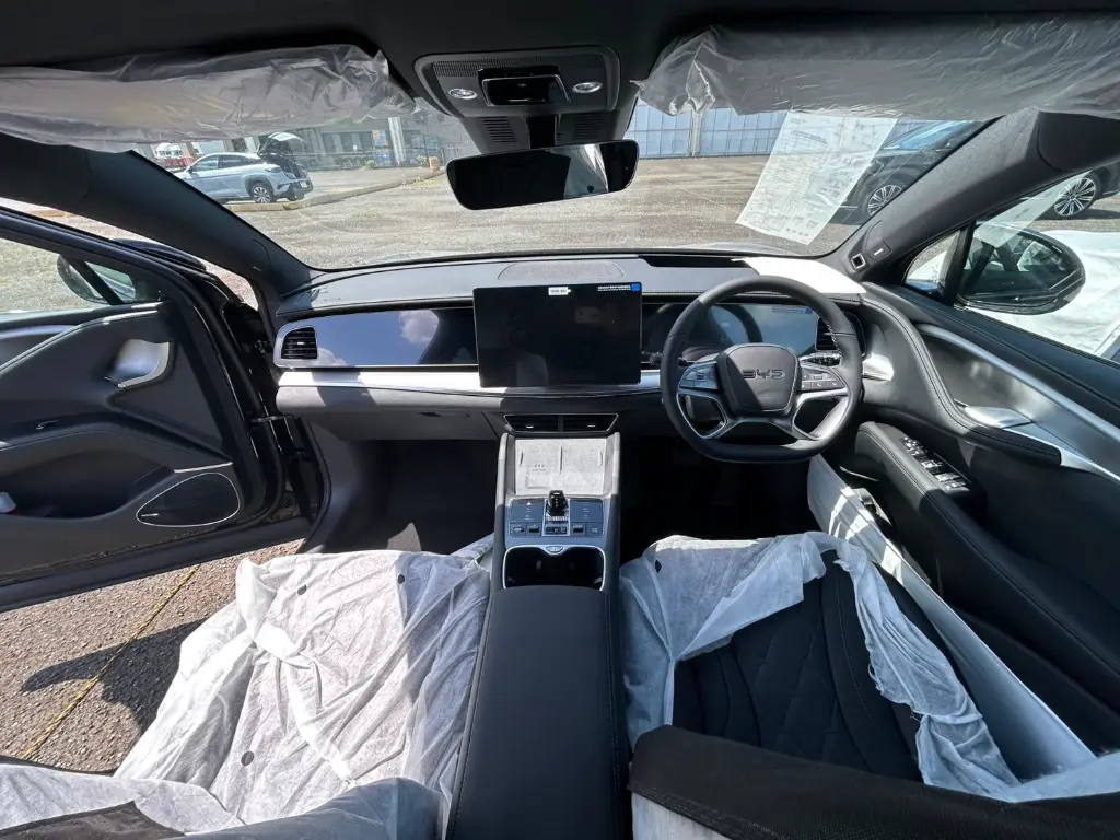 BYD SEALION 7 view 8