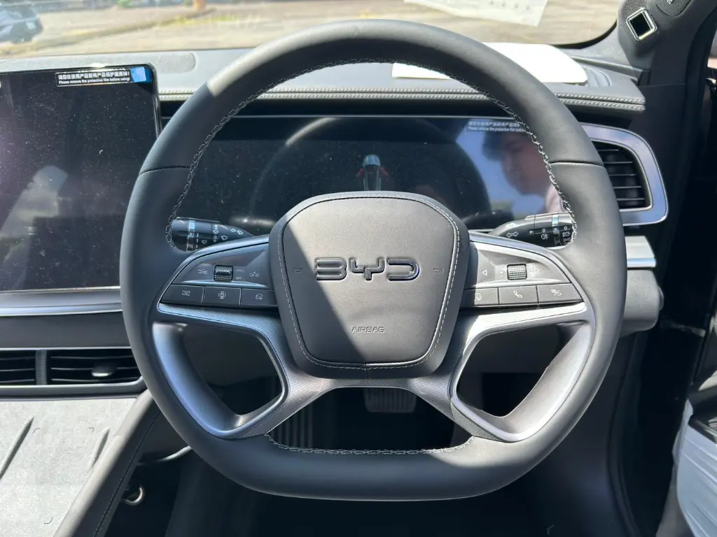 BYD SEALION 7 view 7