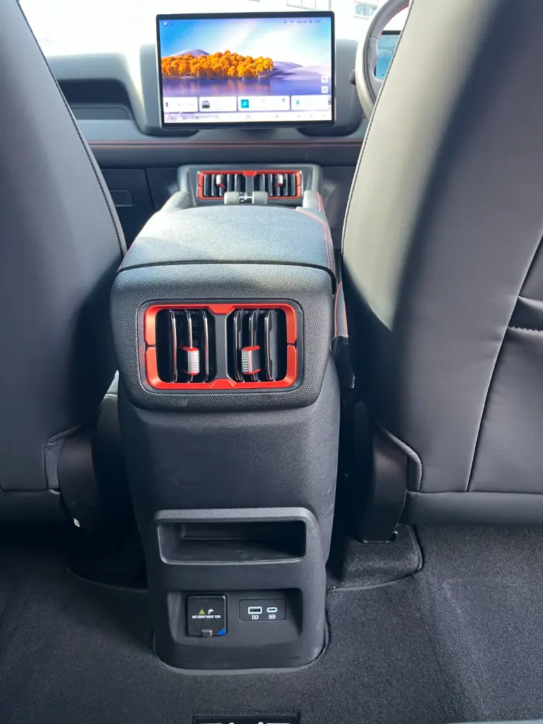 BYD SHARK 6 view 10