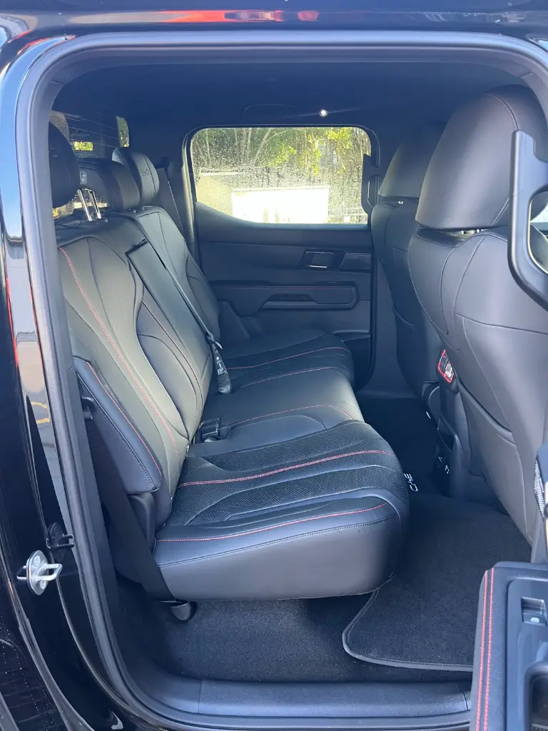 BYD SHARK 6 view 9