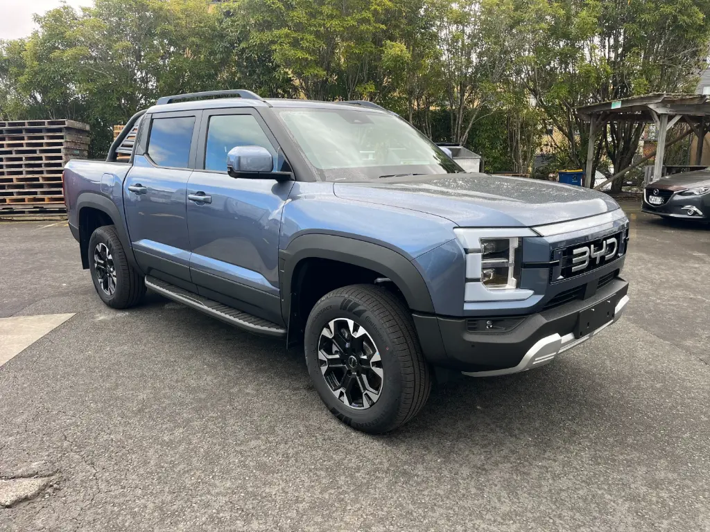 BYD SHARK 6 view 2