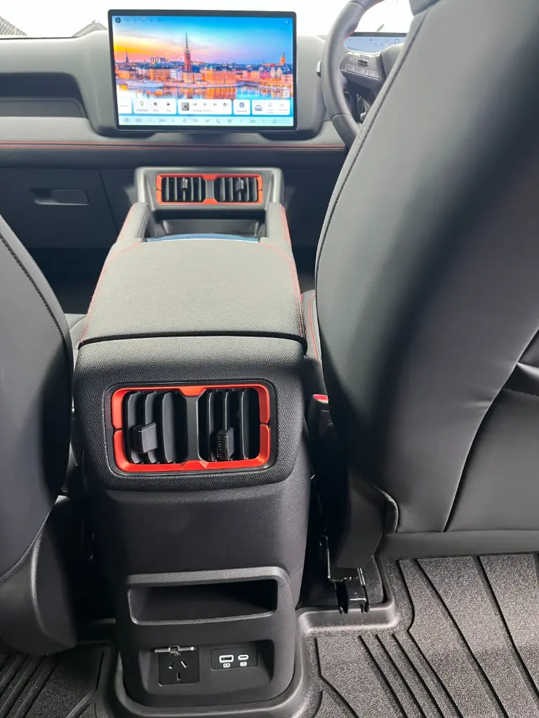 BYD SHARK 6 view 10
