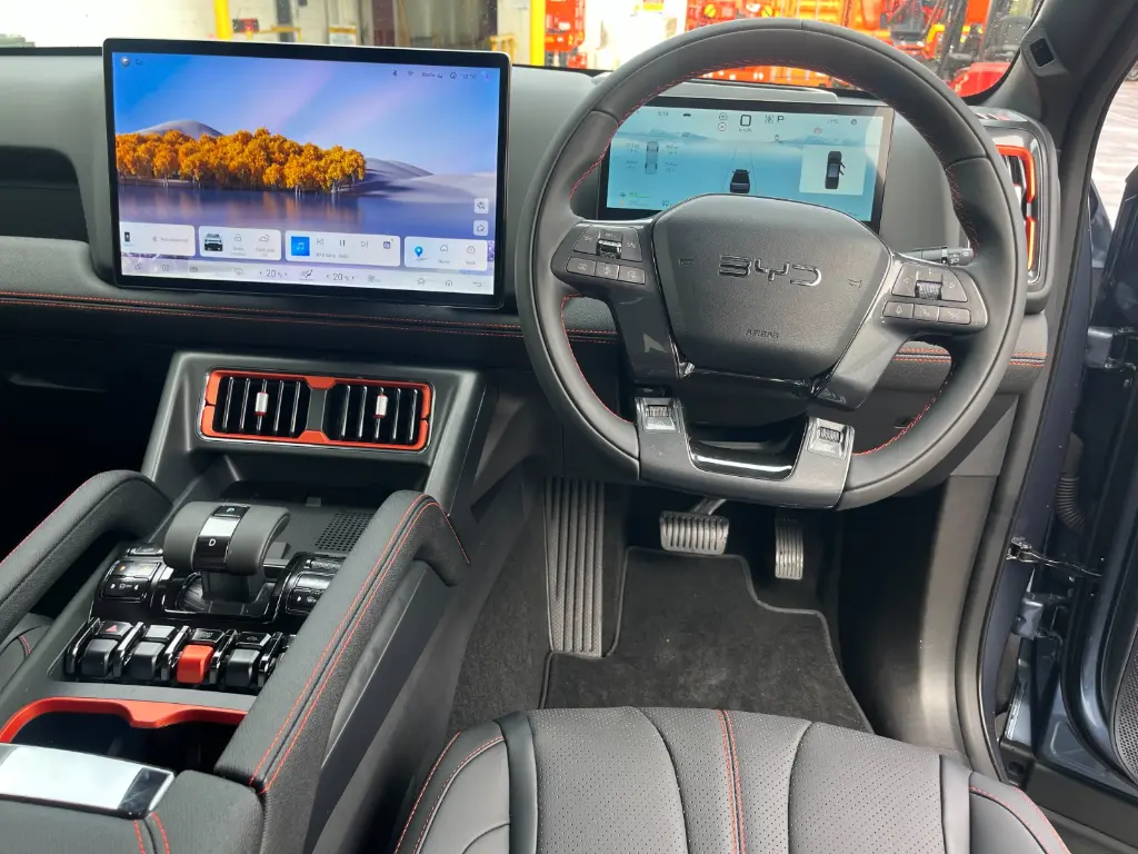 BYD SHARK 6 view 4