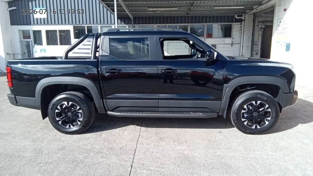 BYD SHARK 6 view 5