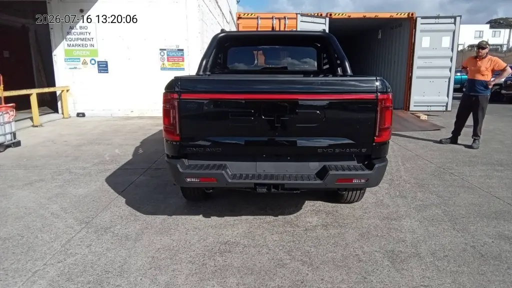 BYD SHARK 6 view 6