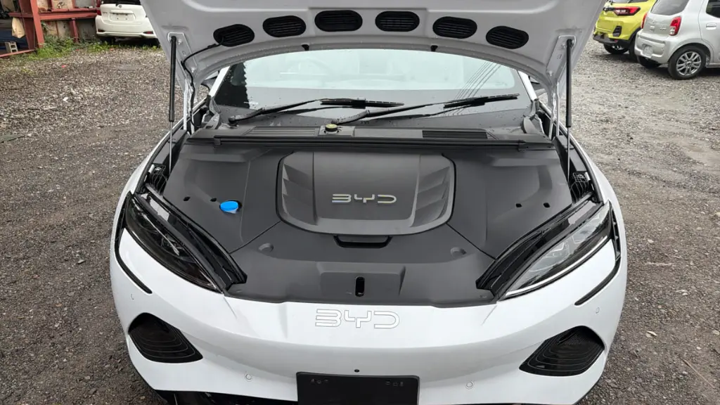 BYD SEAL view 2