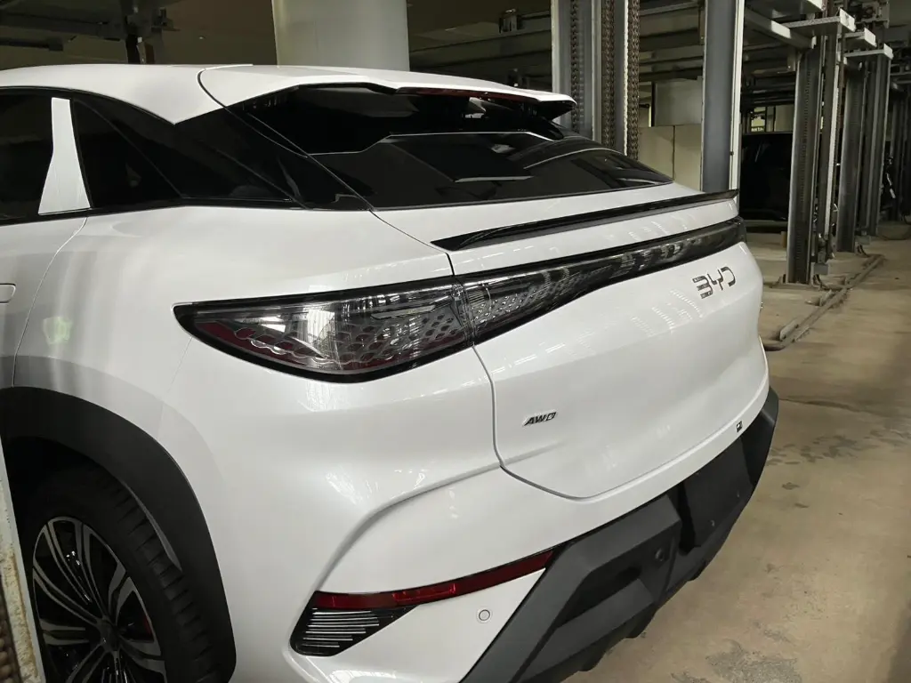 BYD SEALION 7 view 3
