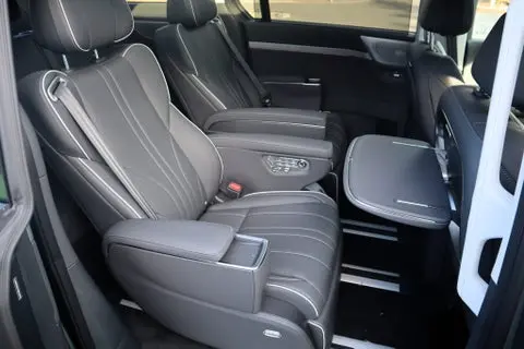 XPENG X9 view 9