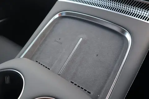 XPENG X9 view 12