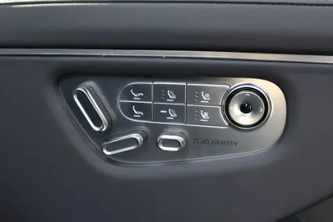 XPENG X9 view 13