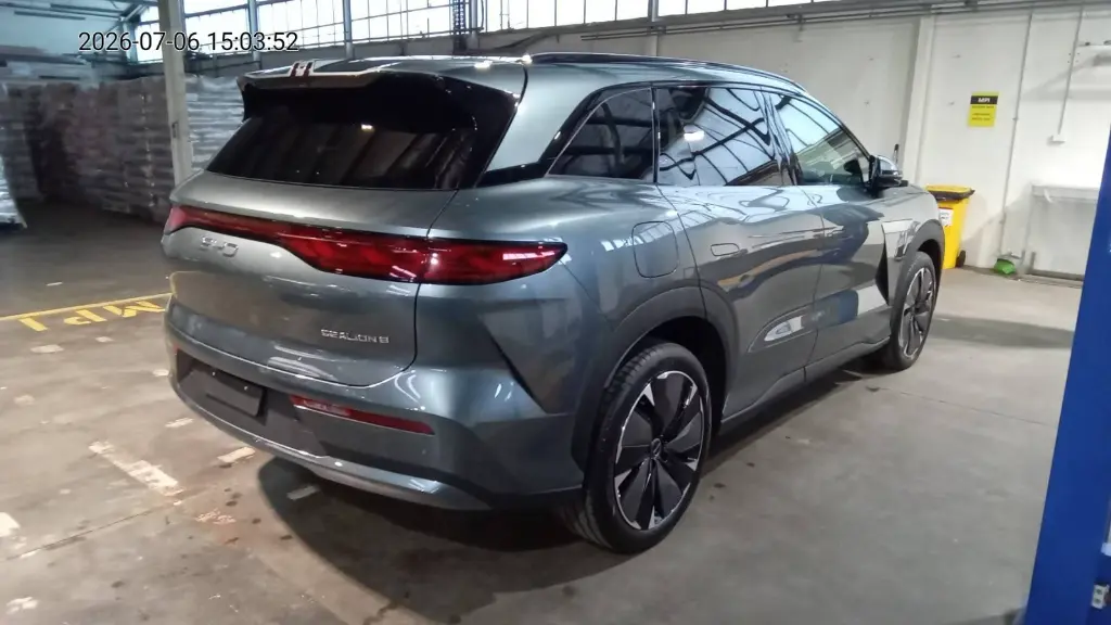 BYD SEALION 8 view 4