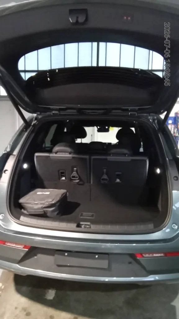 BYD SEALION 8 view 5