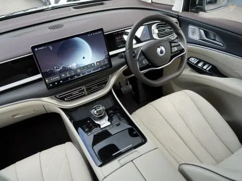 BYD DENZA D9 view 7