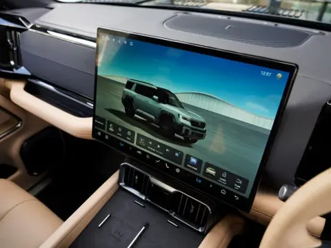 BYD DENZA B8 view 9