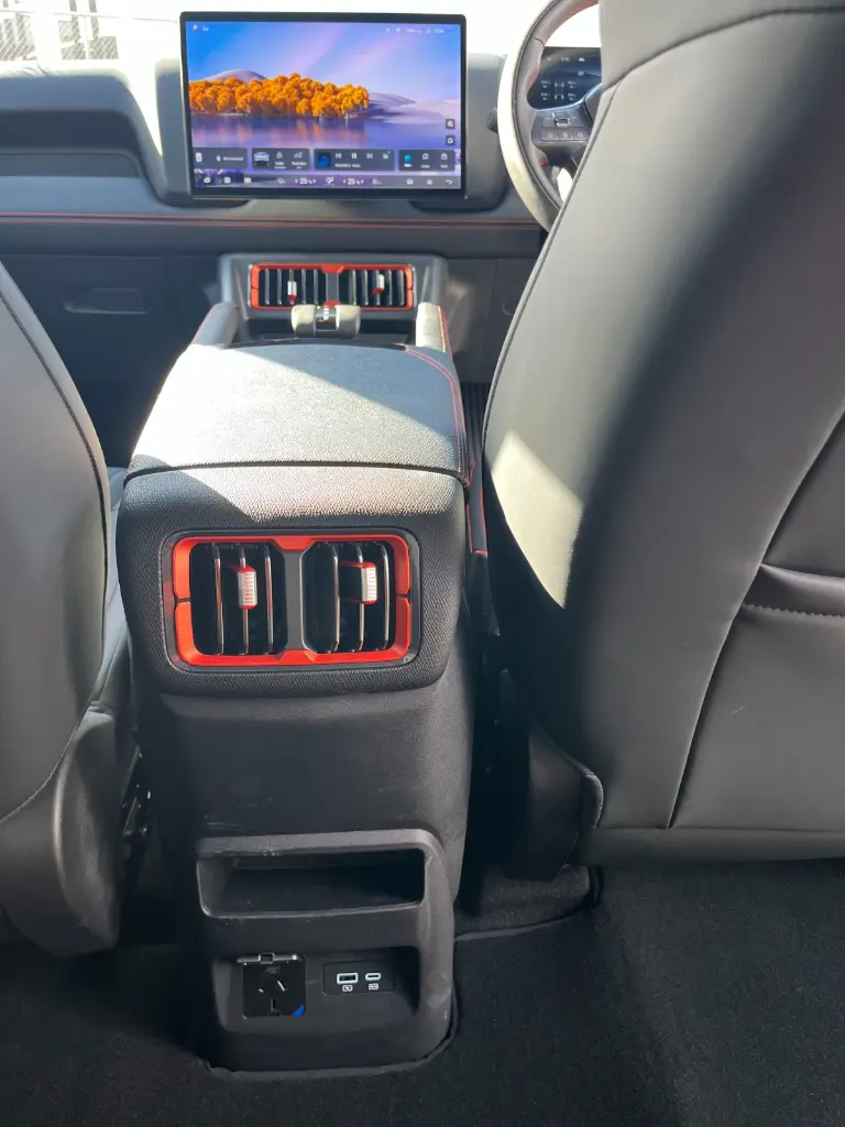 BYD SHARK 6 view 11