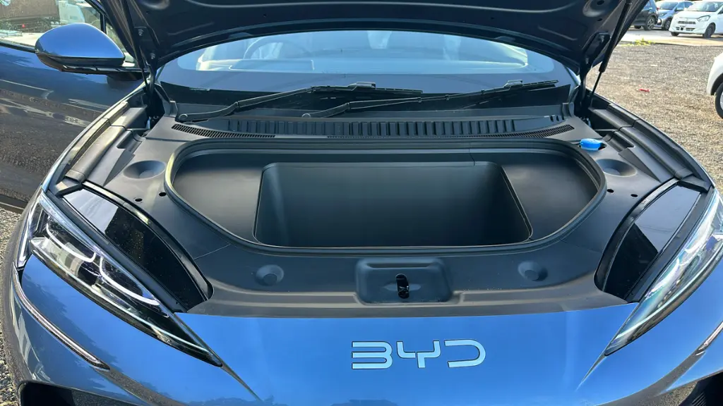 BYD SEALION 7 view 2