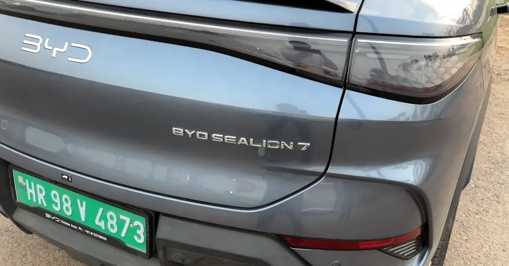 BYD SEALION 7 view 4