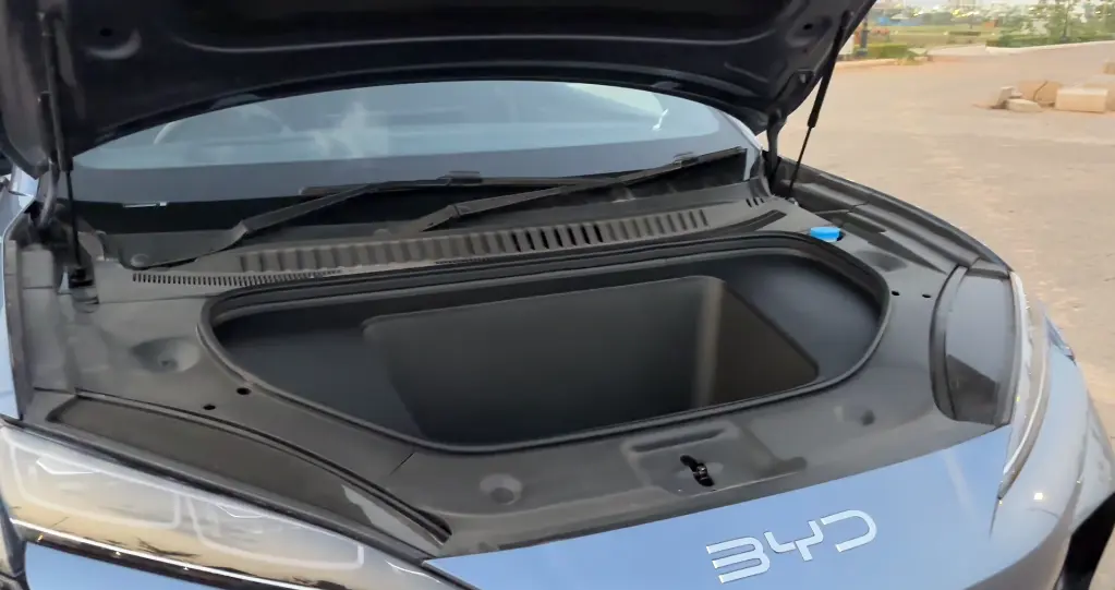 BYD SEALION 7 view 8