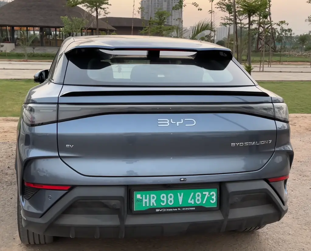BYD SEALION 7 view 14